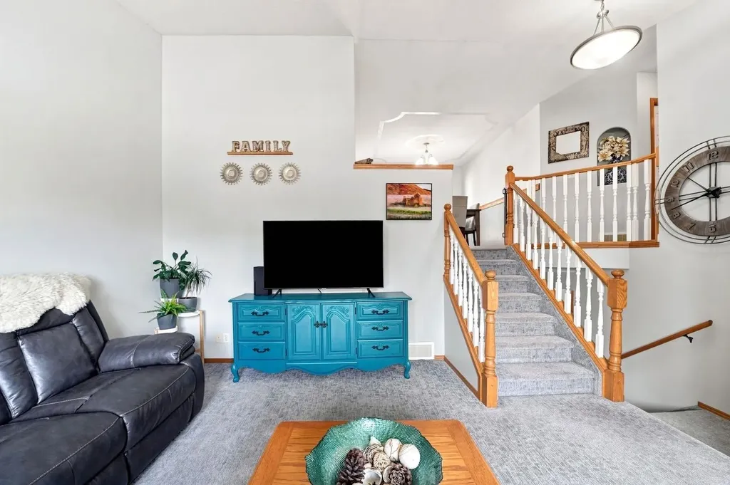 155 Lampard Crescent Red Deer AB T4R 2W7
