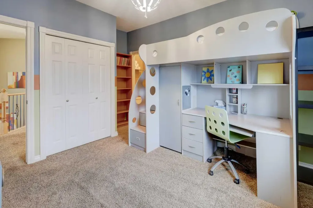 40 Arbour Estates Green NW Calgary AB T3G4E7