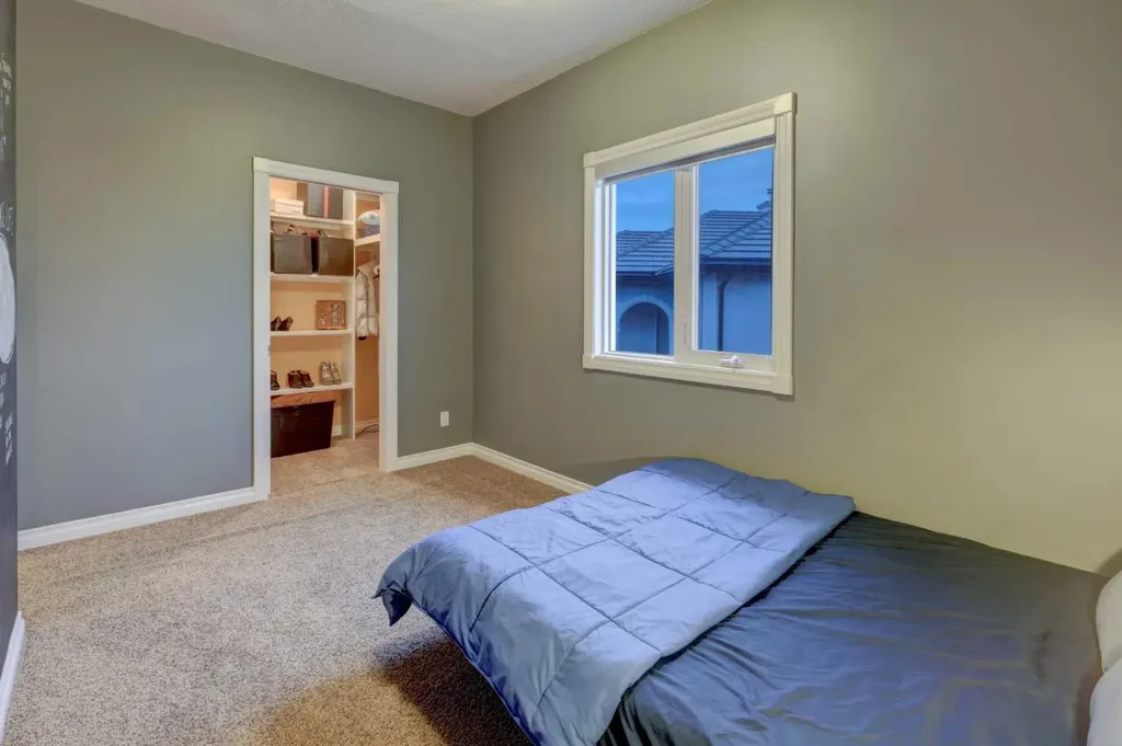 40 Arbour Estates Green NW Calgary AB T3G4E7