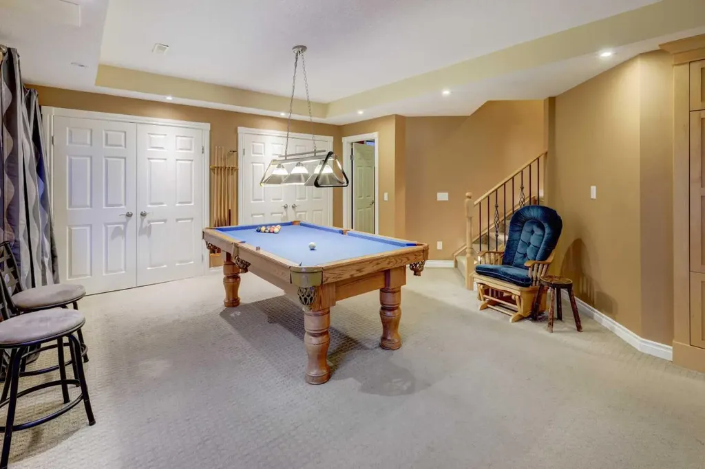 40 Arbour Estates Green NW Calgary AB T3G4E7