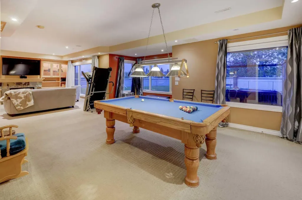 40 Arbour Estates Green NW Calgary AB T3G4E7
