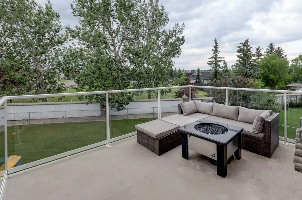 40 Arbour Estates Green NW Calgary AB T3G4E7