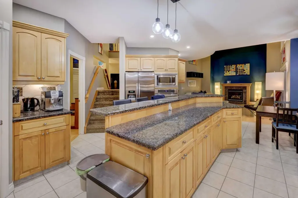 40 Arbour Estates Green NW Calgary AB T3G4E7