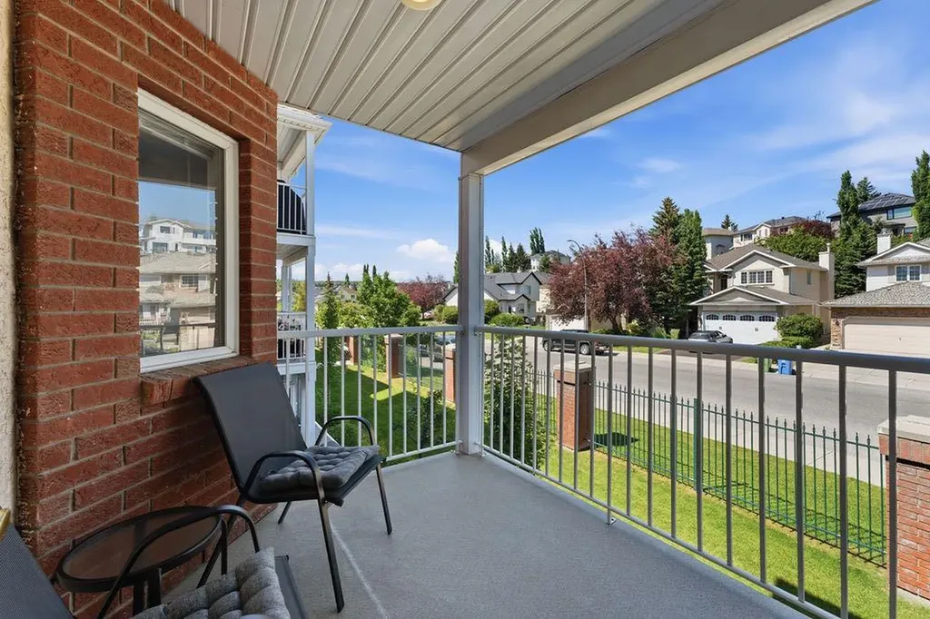 1210 Sienna Park Green SW Calgary AB T3H 3N7