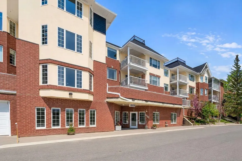 1210 Sienna Park Green SW Calgary AB T3H 3N7