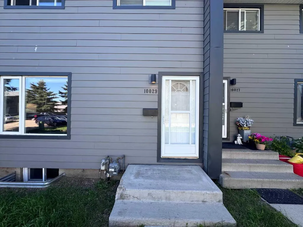 10029 80 Avenue Grande Prairie AB T8V4G2
