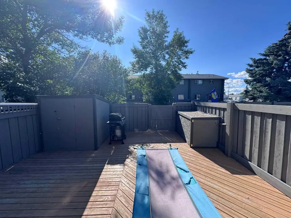 10029 80 Avenue Grande Prairie AB T8V4G2