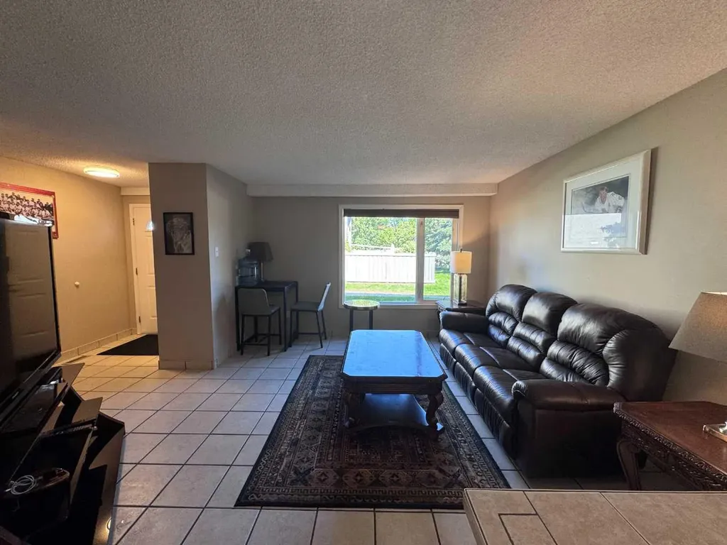 10029 80 Avenue Grande Prairie AB T8V4G2