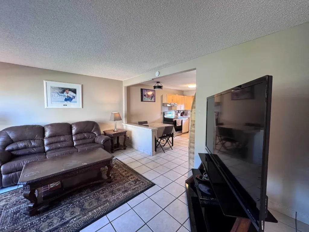 10029 80 Avenue Grande Prairie AB T8V4G2