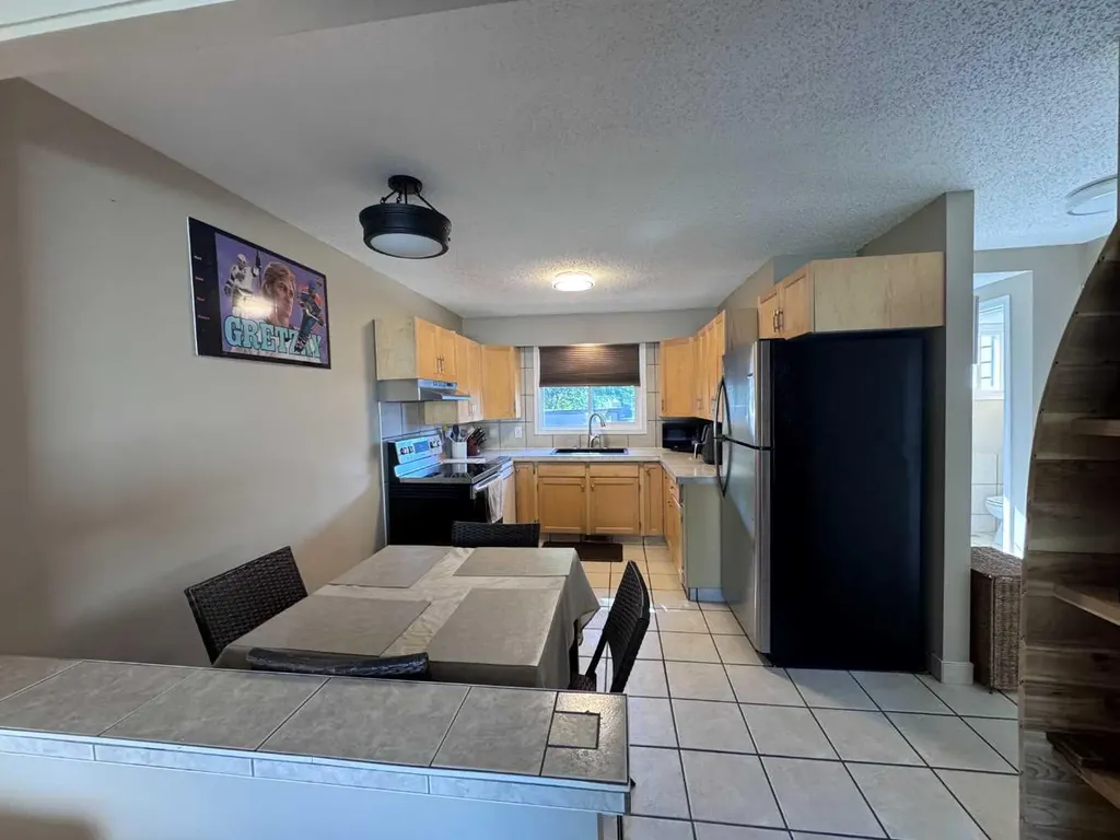 10029 80 Avenue Grande Prairie AB T8V4G2