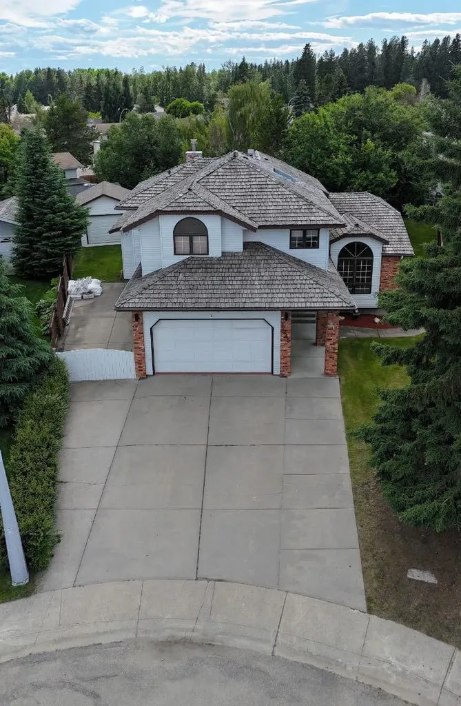 5245 16 Avenue Edson AB T7E 1H1