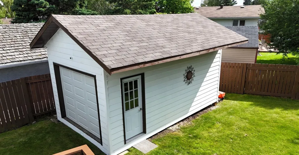 5245 16 Avenue Edson AB T7E 1H1