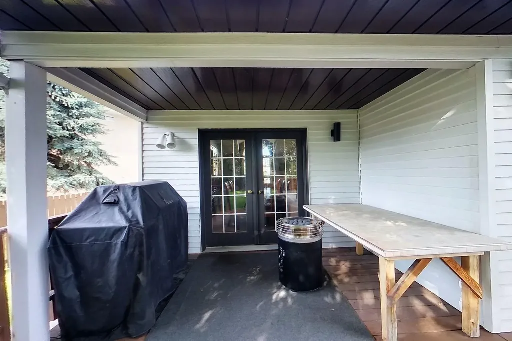 5245 16 Avenue Edson AB T7E 1H1