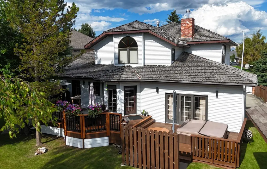 5245 16 Avenue Edson AB T7E 1H1
