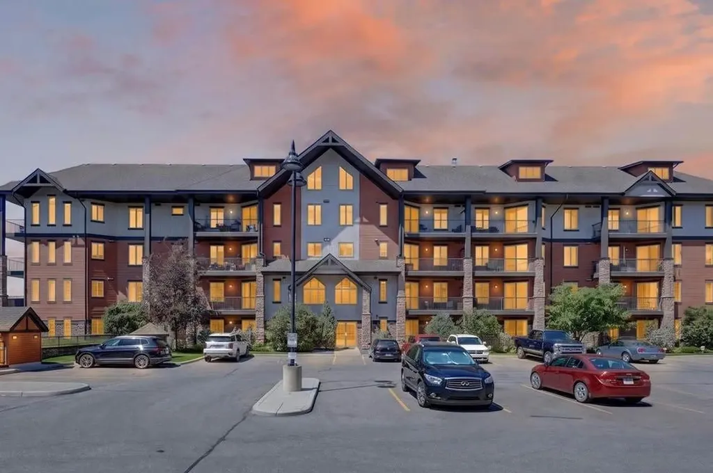 15 Sunset Square Cochrane AB T4C 0E7