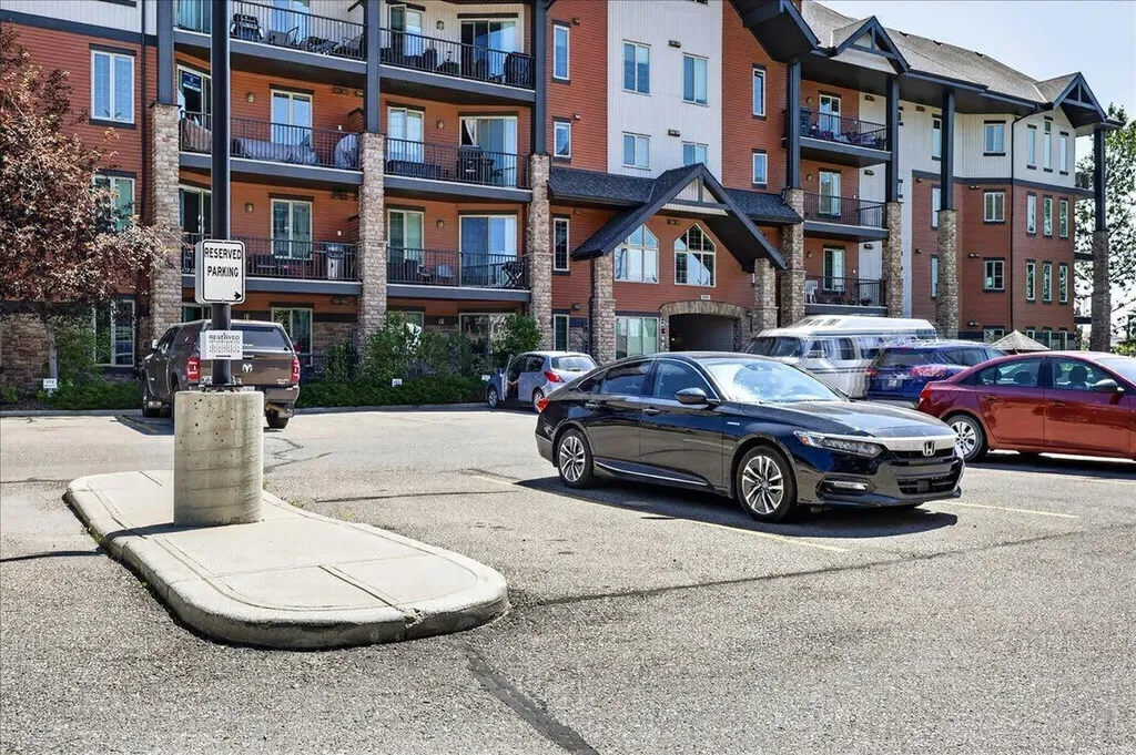 15 Sunset Square Cochrane AB T4C 0E7