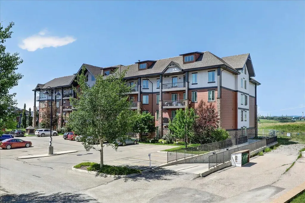 15 Sunset Square Cochrane AB T4C 0E7