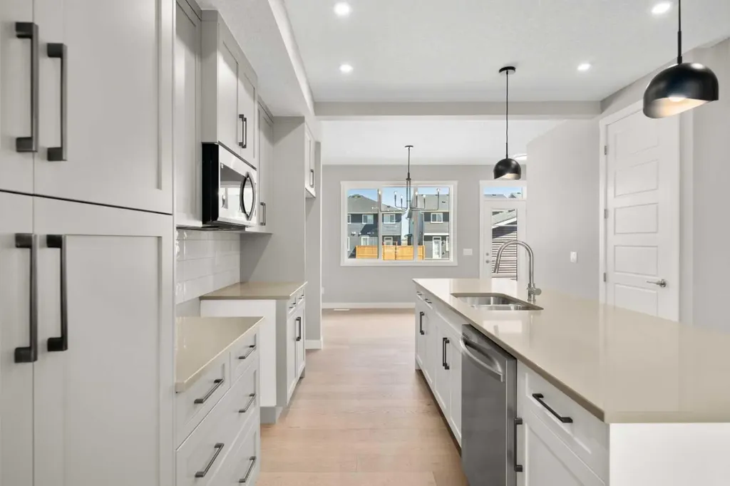 78 Sora Gardens SE Calgary AB T3S 0V3
