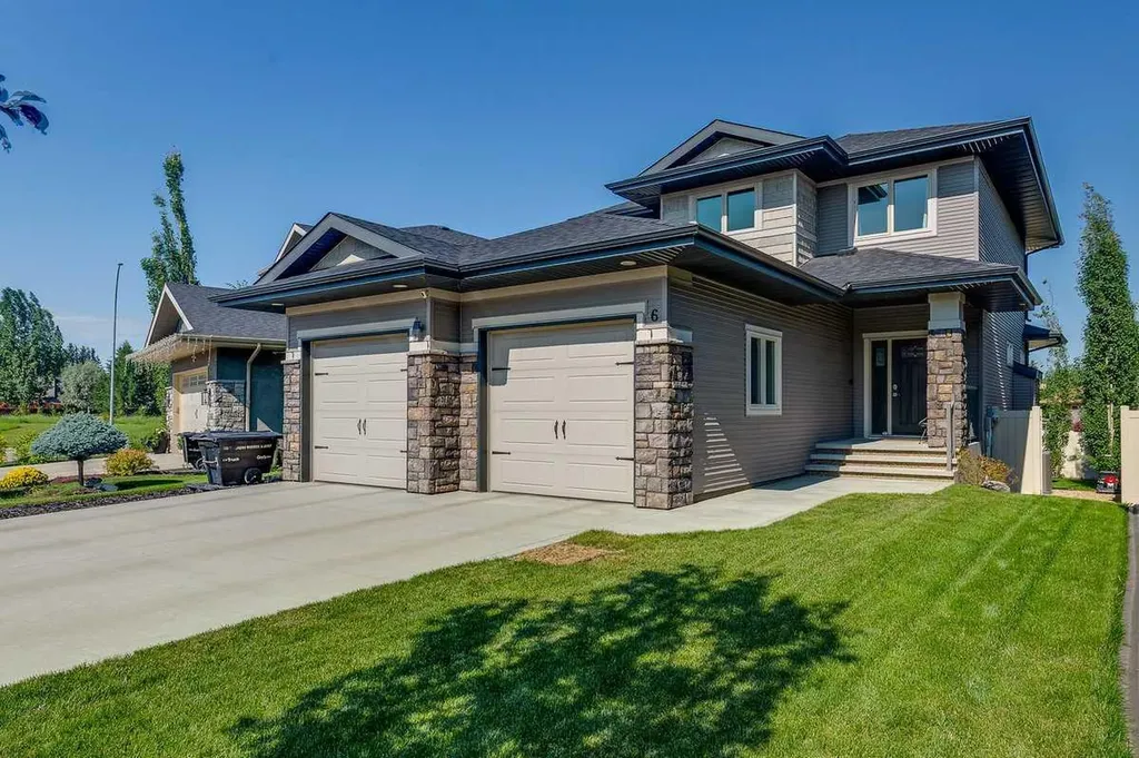 6 Sheep Close Lacombe AB T4L 0J1