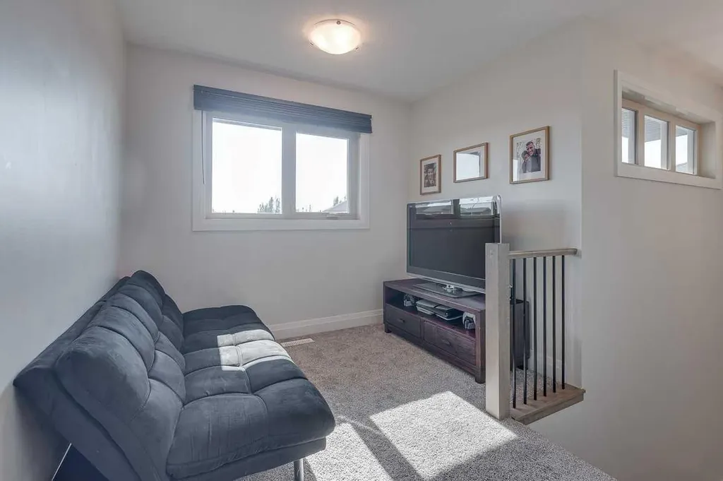 6 Sheep Close Lacombe AB T4L 0J1