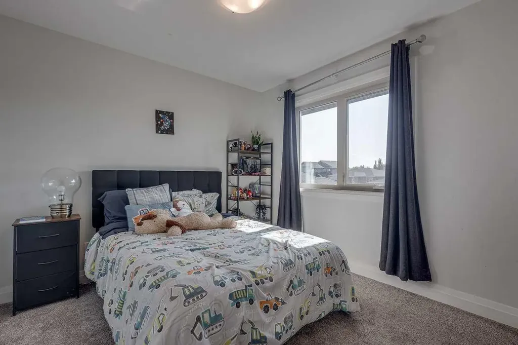 6 Sheep Close Lacombe AB T4L 0J1