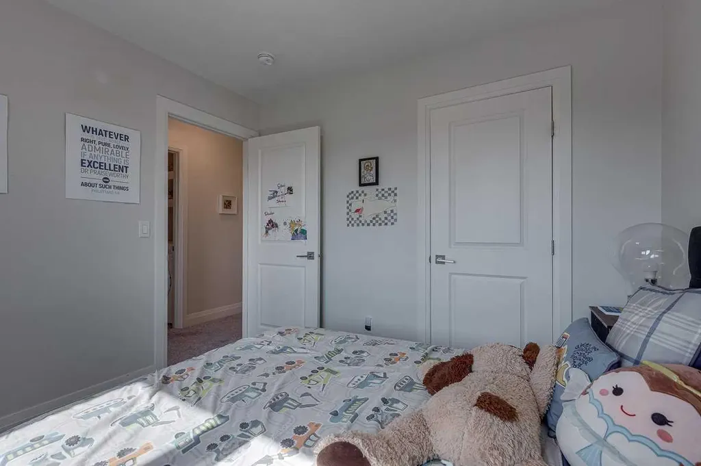 6 Sheep Close Lacombe AB T4L 0J1