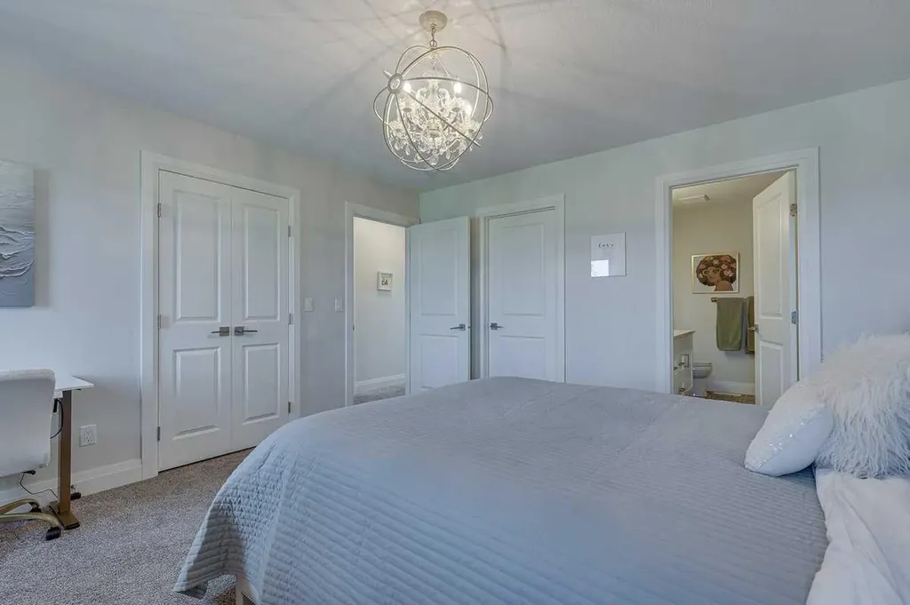 6 Sheep Close Lacombe AB T4L 0J1