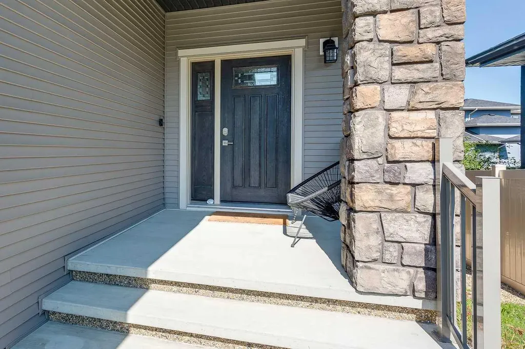 6 Sheep Close Lacombe AB T4L 0J1