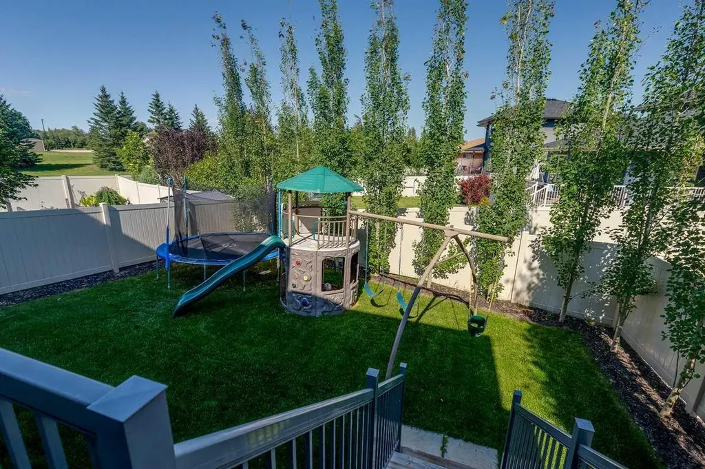 6 Sheep Close Lacombe AB T4L 0J1