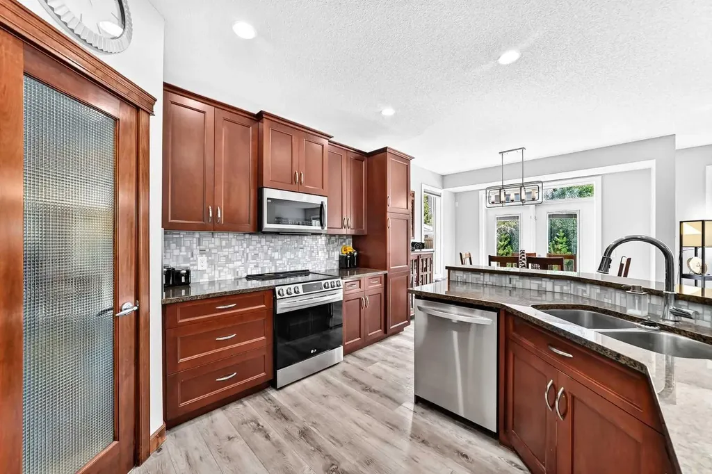 144 Pantego Close NW Calgary AB T3K 0K2