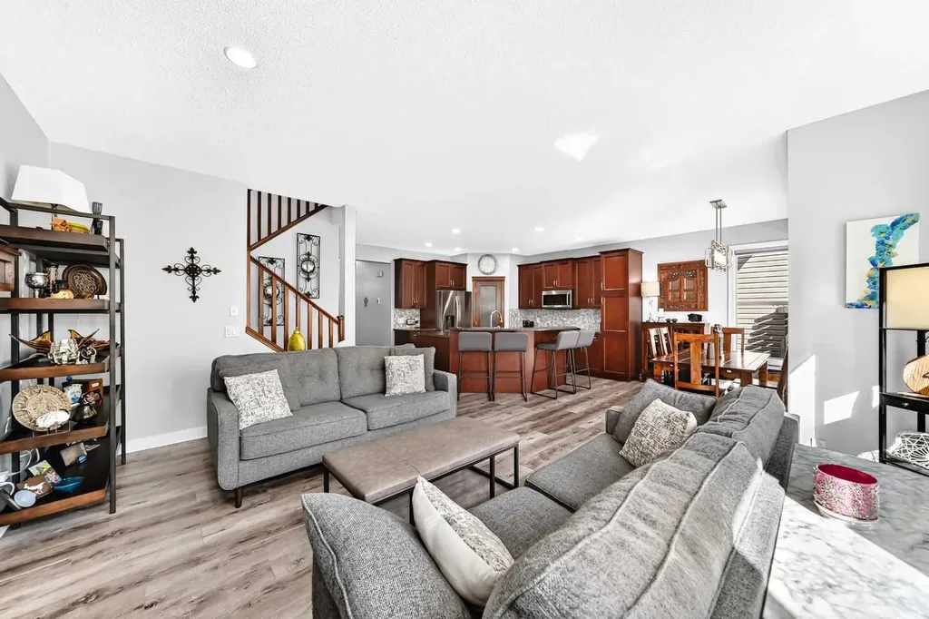 144 Pantego Close NW Calgary AB T3K 0K2