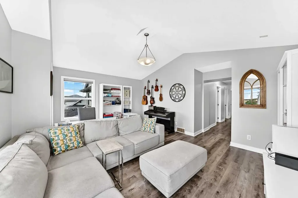 144 Pantego Close NW Calgary AB T3K 0K2