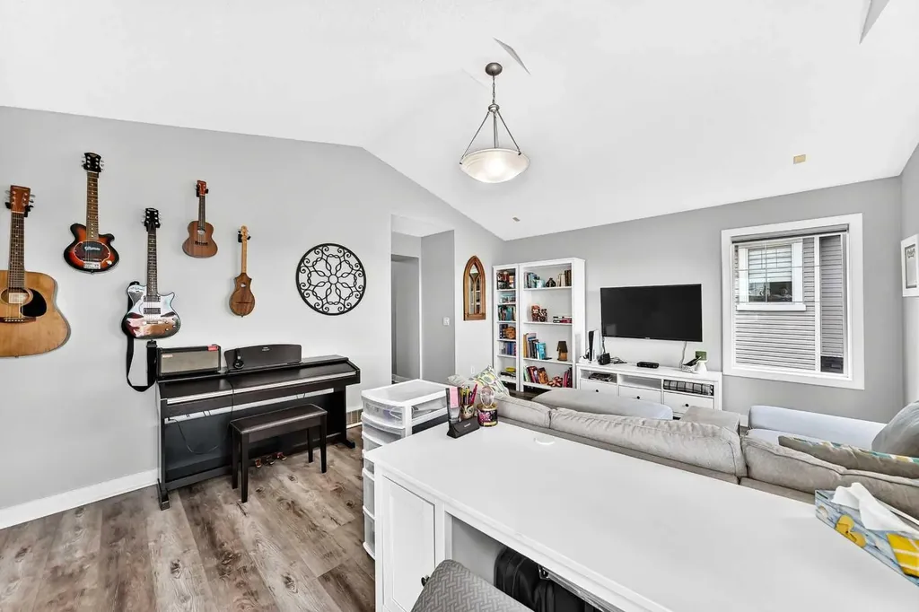 144 Pantego Close NW Calgary AB T3K 0K2