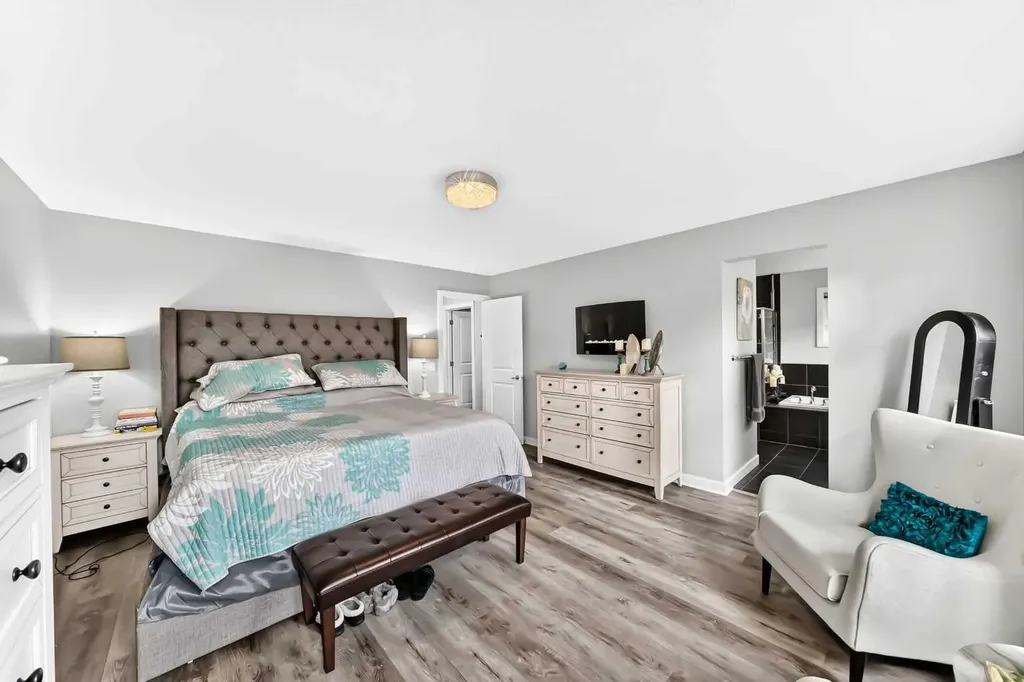 144 Pantego Close NW Calgary AB T3K 0K2