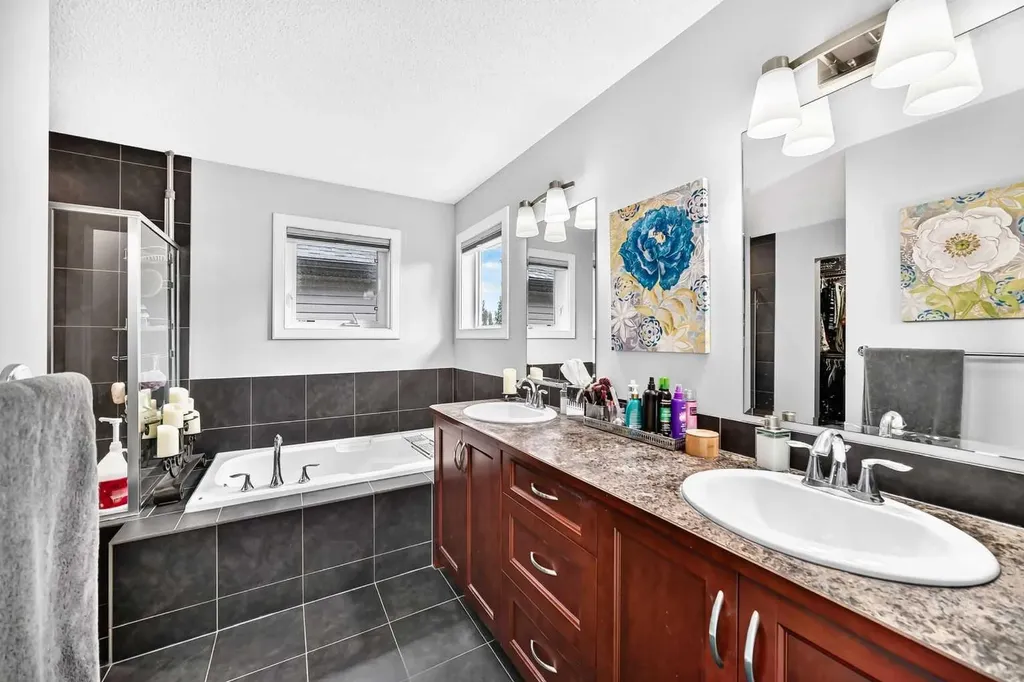 144 Pantego Close NW Calgary AB T3K 0K2