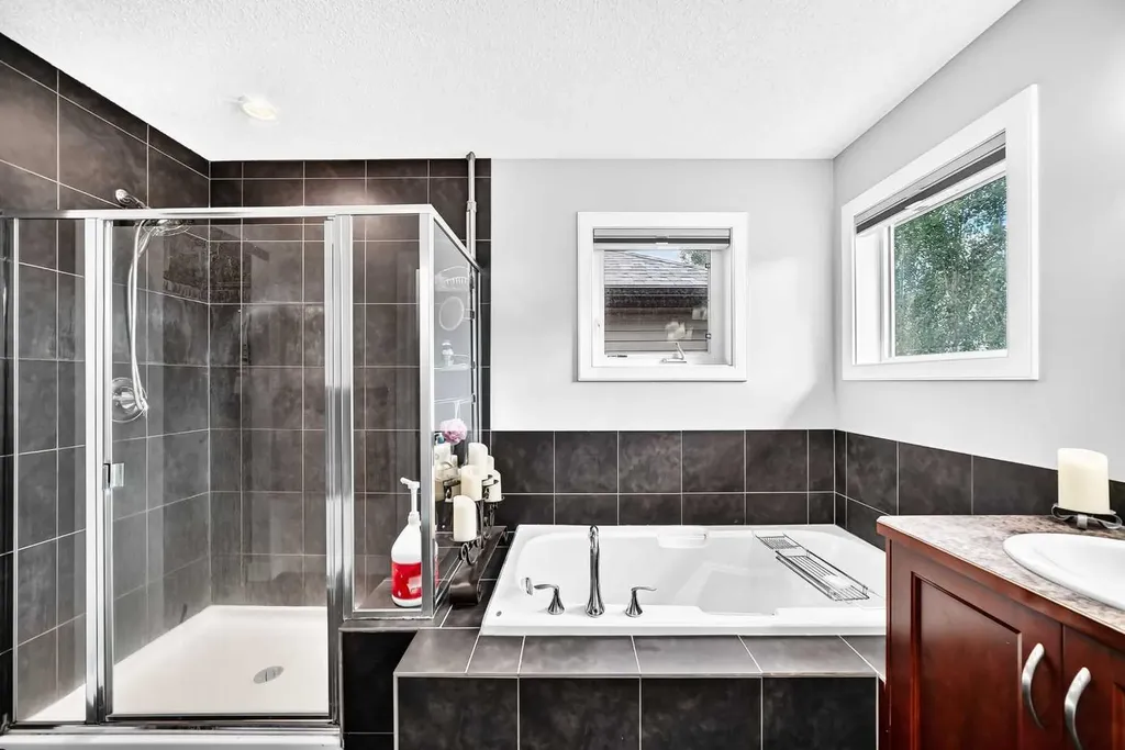144 Pantego Close NW Calgary AB T3K 0K2