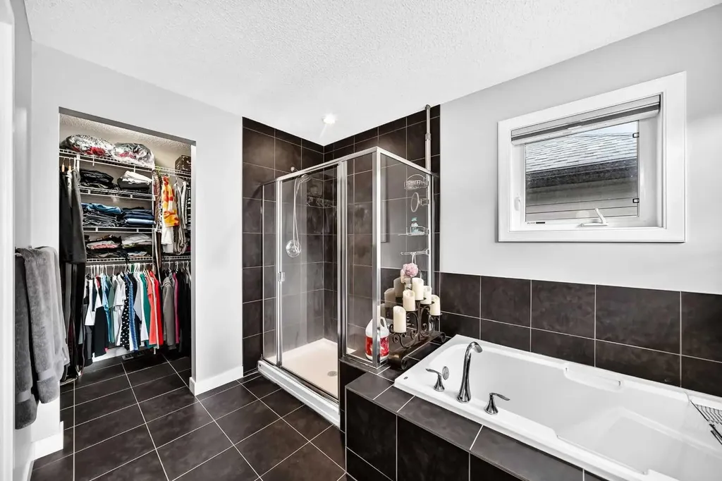 144 Pantego Close NW Calgary AB T3K 0K2