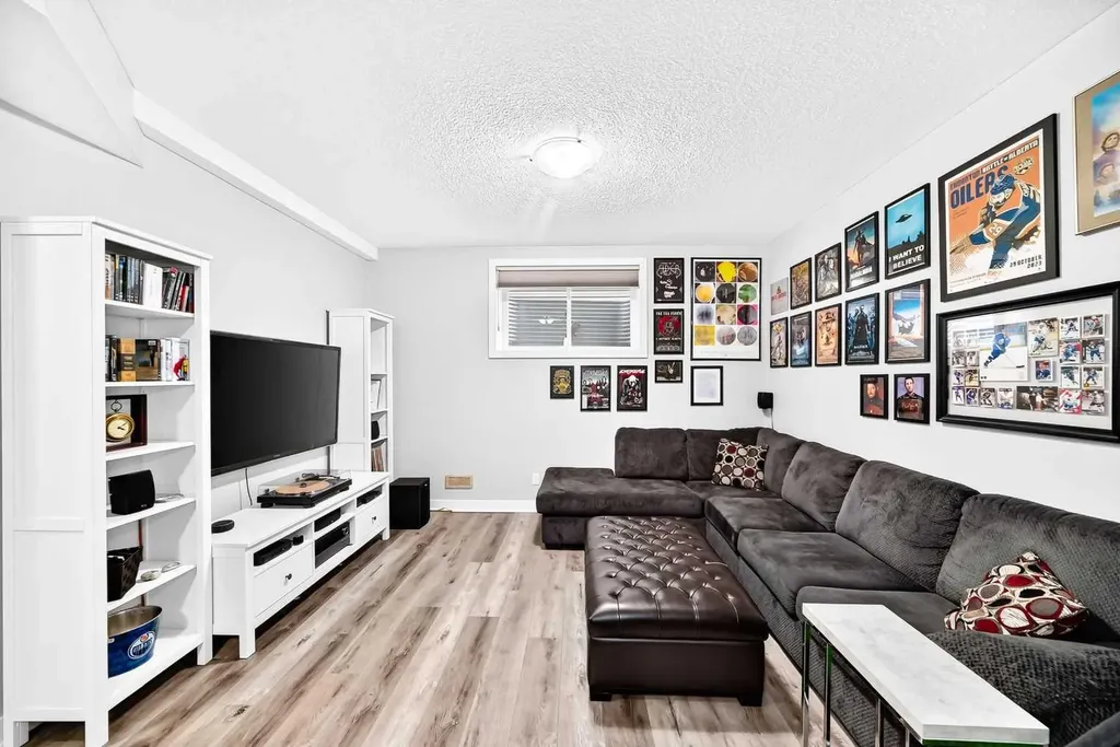 144 Pantego Close NW Calgary AB T3K 0K2