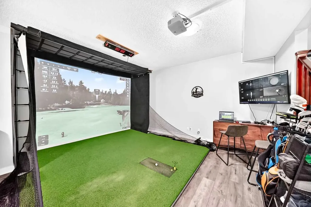 144 Pantego Close NW Calgary AB T3K 0K2