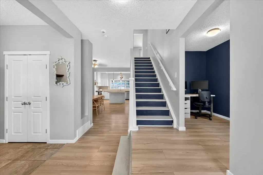 174 Mahogany Heights SE Calgary AB T3M 0X6