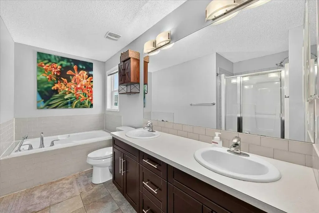 174 Mahogany Heights SE Calgary AB T3M 0X6