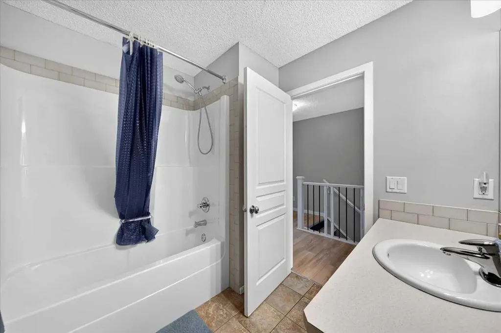 174 Mahogany Heights SE Calgary AB T3M 0X6