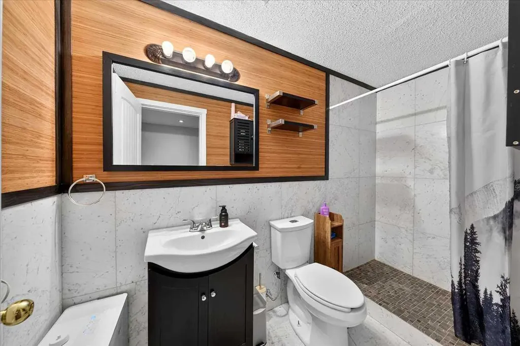 174 Mahogany Heights SE Calgary AB T3M 0X6