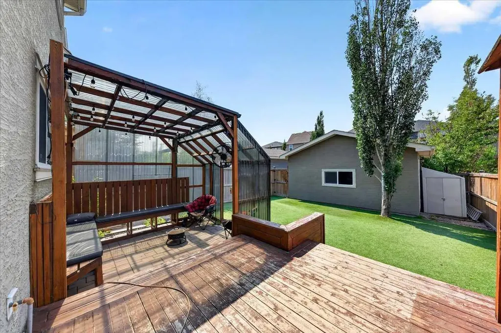 174 Mahogany Heights SE Calgary AB T3M 0X6