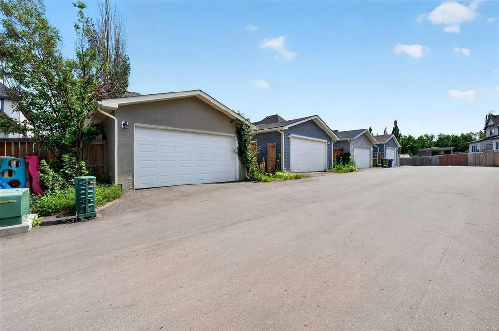 174 Mahogany Heights SE Calgary AB T3M 0X6