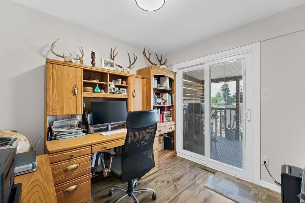 1640 9 Avenue NE Medicine Hat AB T1A6G2