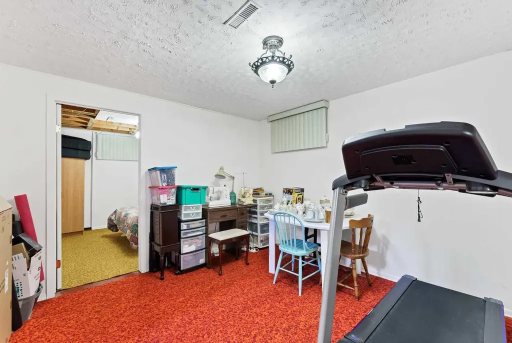 1640 9 Avenue NE Medicine Hat AB T1A6G2