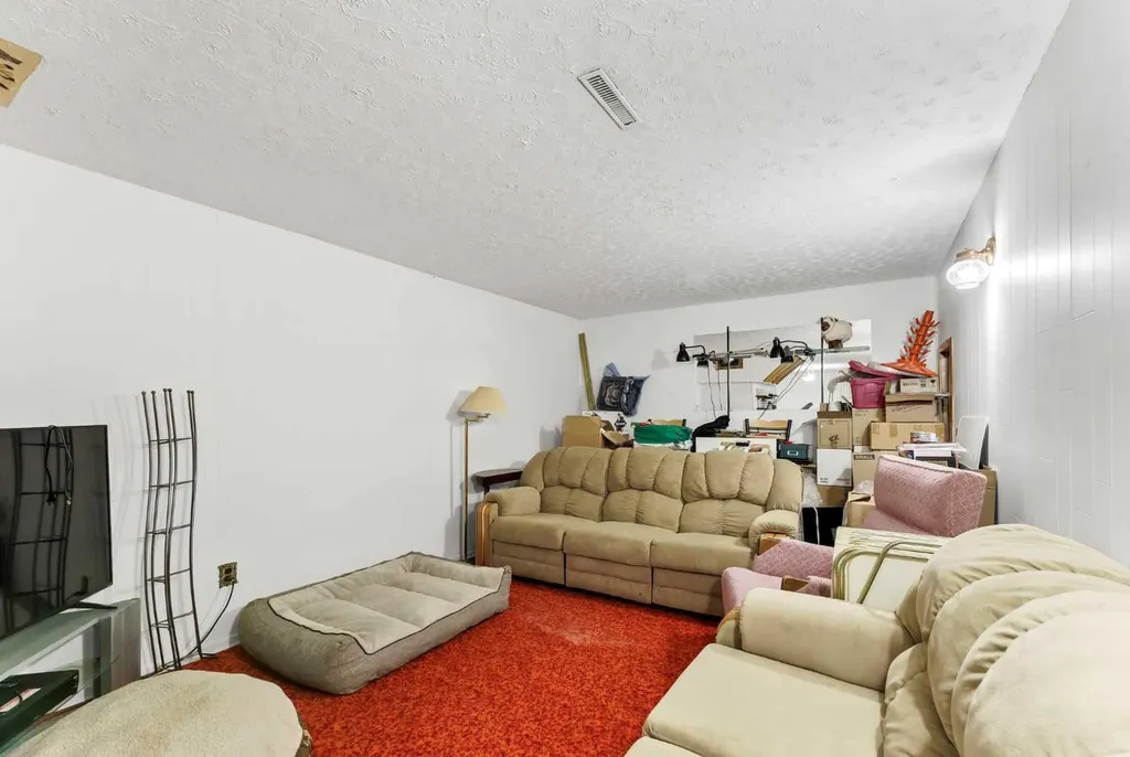 1640 9 Avenue NE Medicine Hat AB T1A6G2