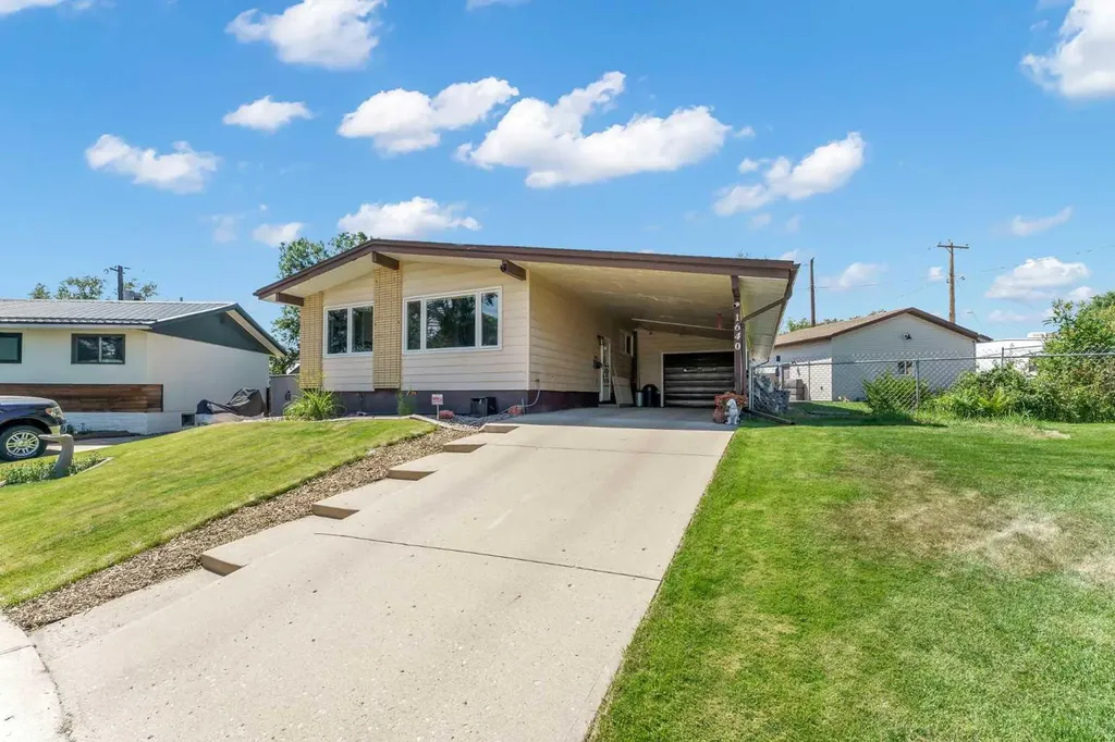 1640 9 Avenue NE Medicine Hat AB T1A6G2