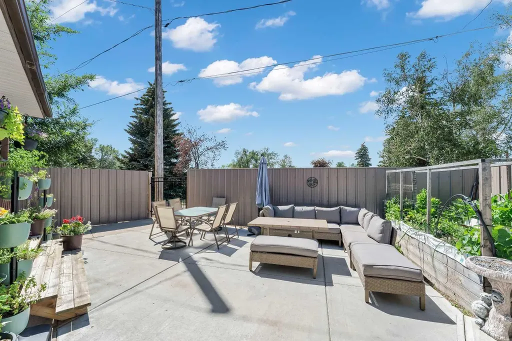 1640 9 Avenue NE Medicine Hat AB T1A6G2